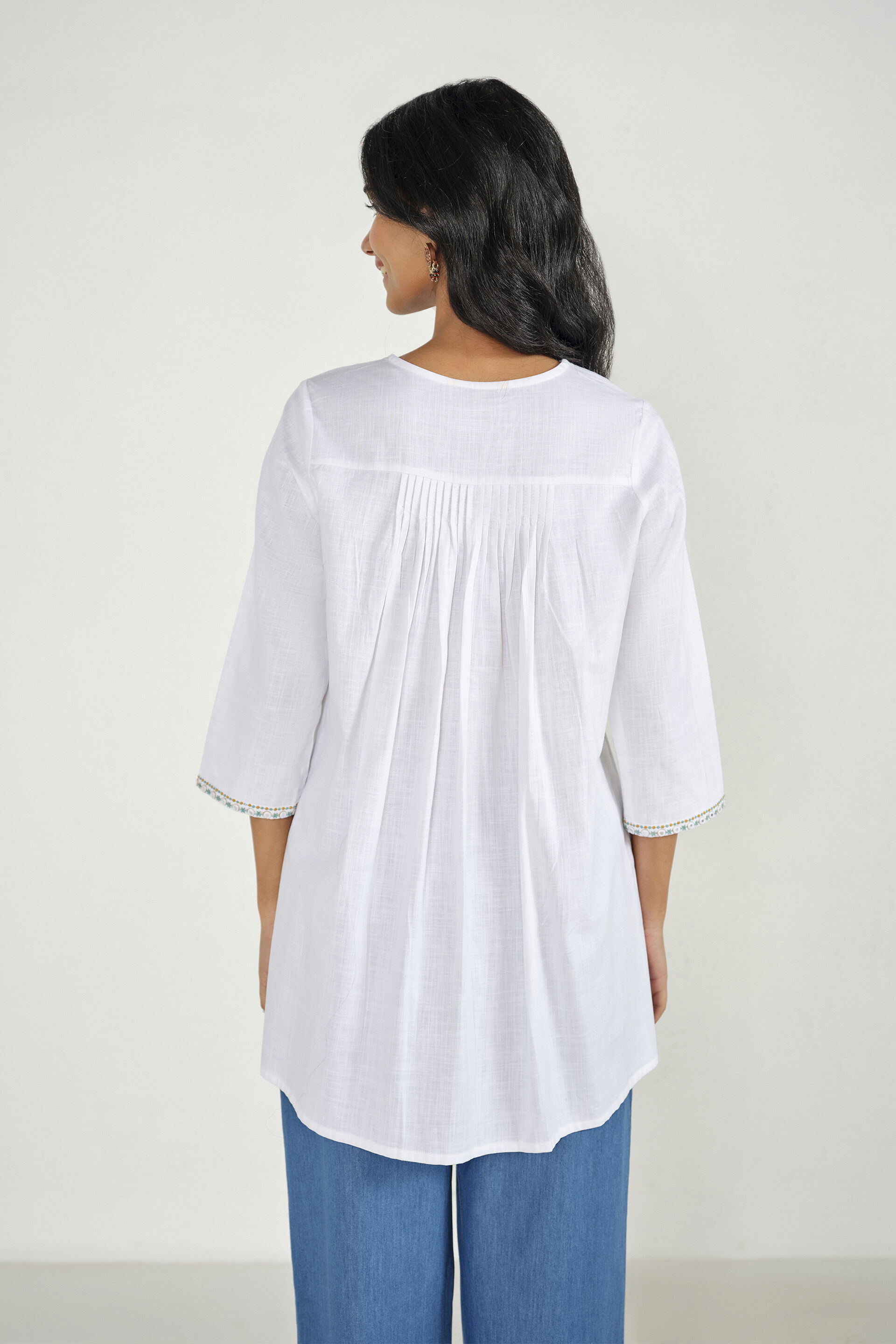 Asmi Embroidered White Tunic, White, image 6